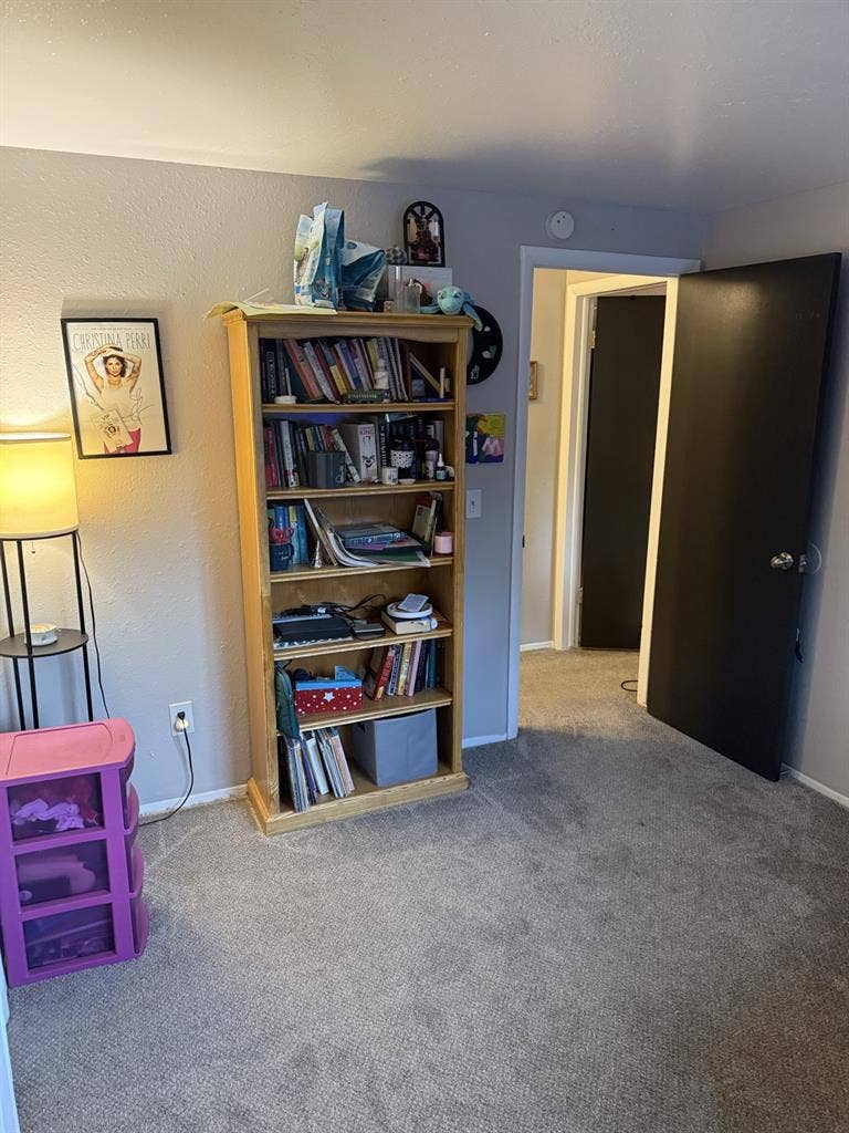 Quiet, Peaceful Room for Rent!