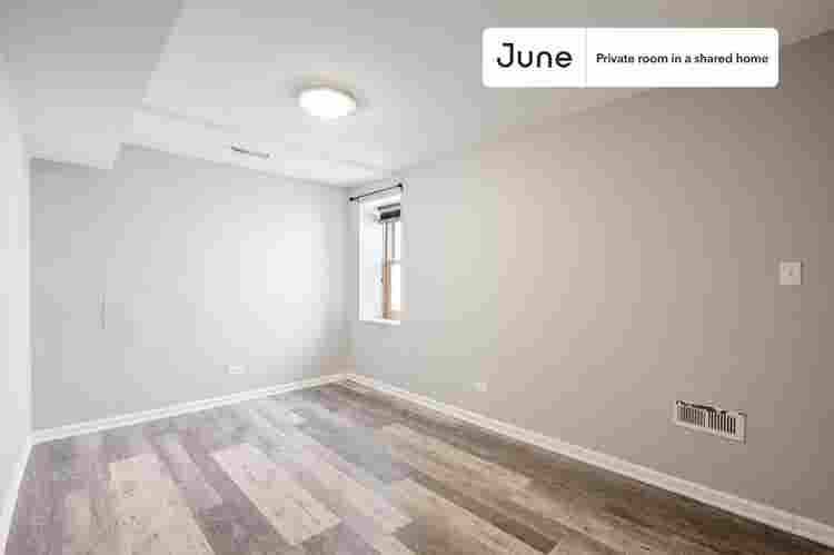 3 BR in Chicago