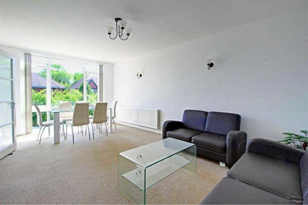 Double bed room in Woodside Park