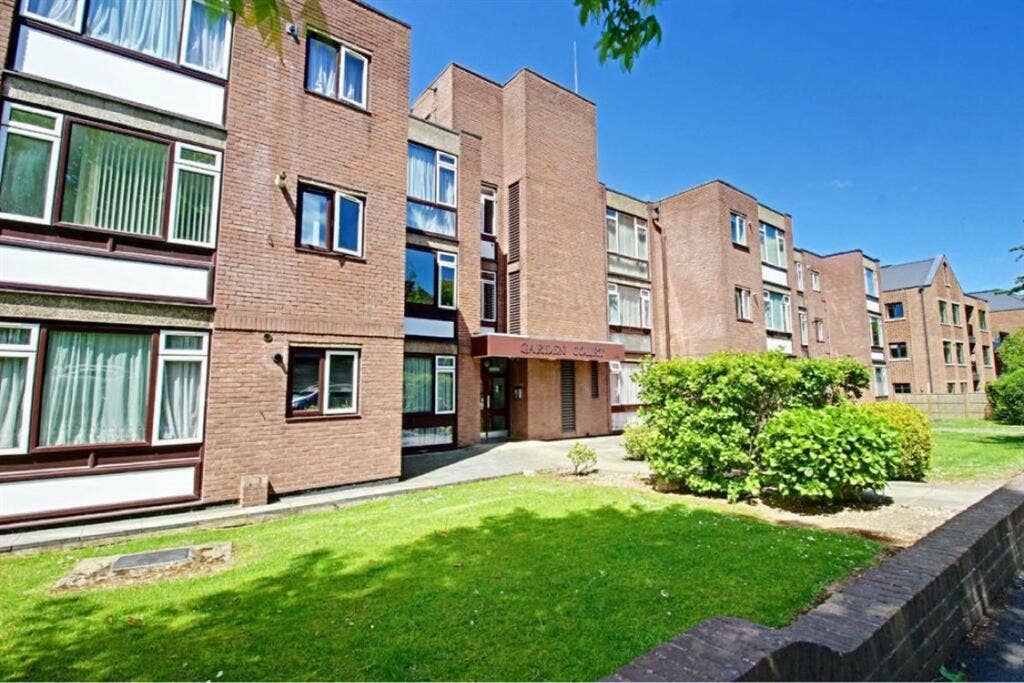 Double bed room in Woodside Park