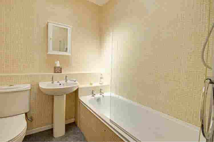 Double bed room in Woodside Park