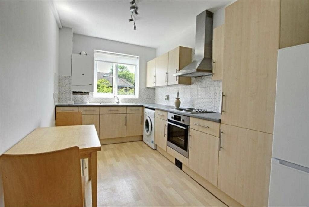 Double bed room in Woodside Park