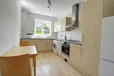 Double bed room in Woodside Park