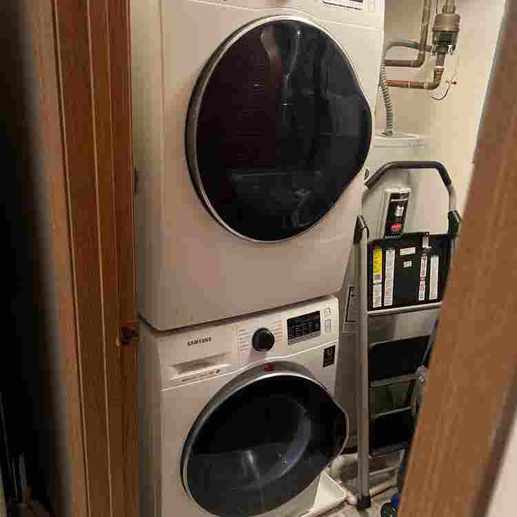 Furnished Bedroom w/ utilities