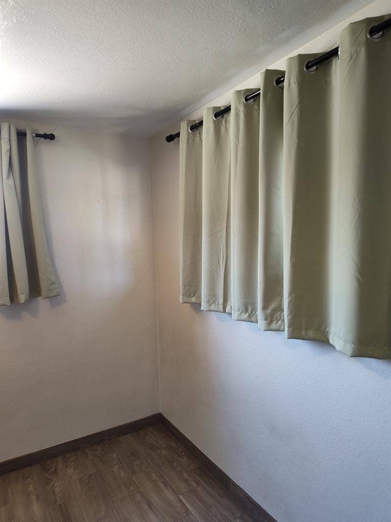 Urgent roommate wanted