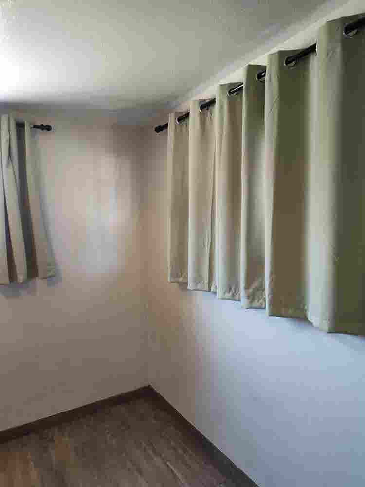 Urgent roommate wanted