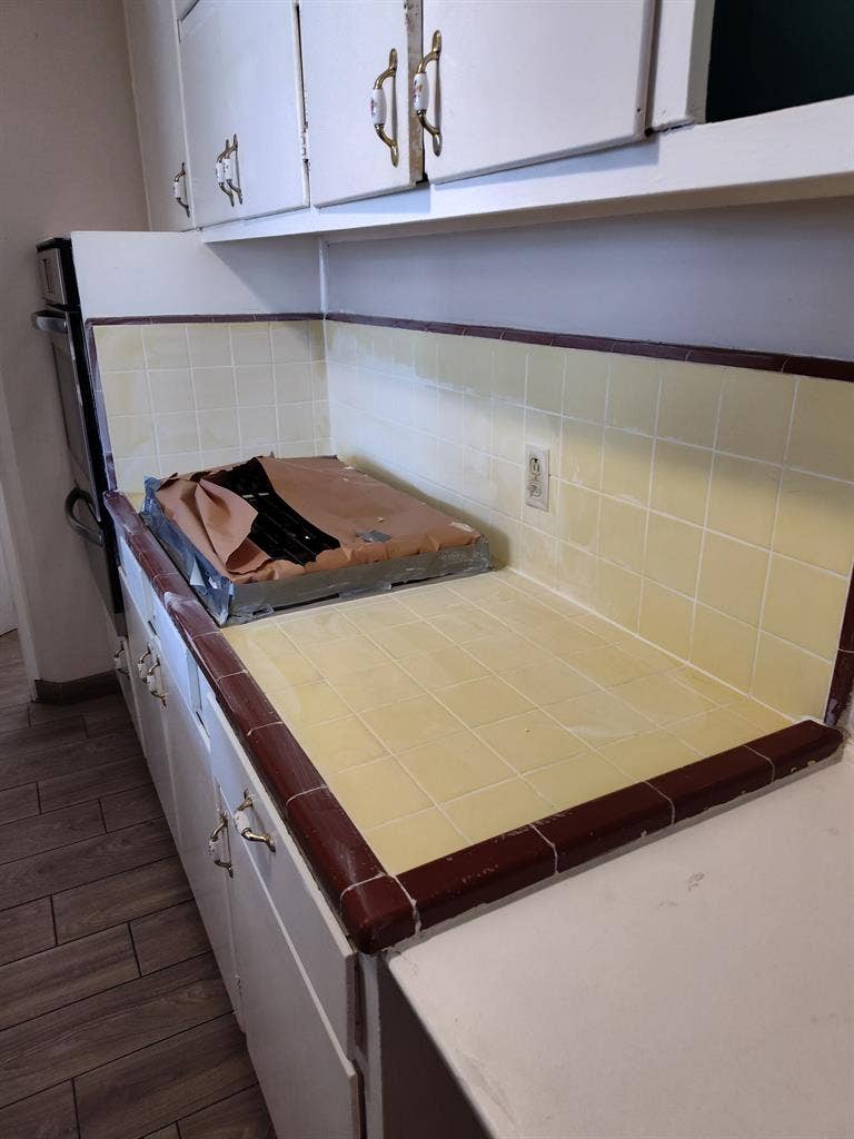 Urgent roommate wanted