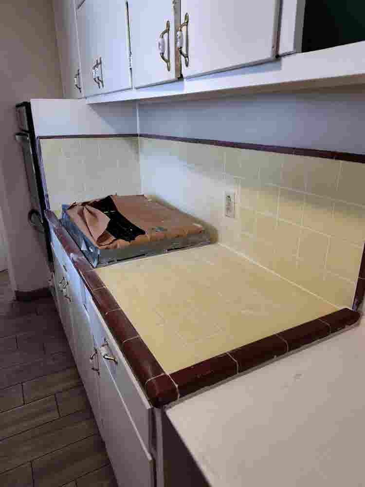 Urgent roommate wanted