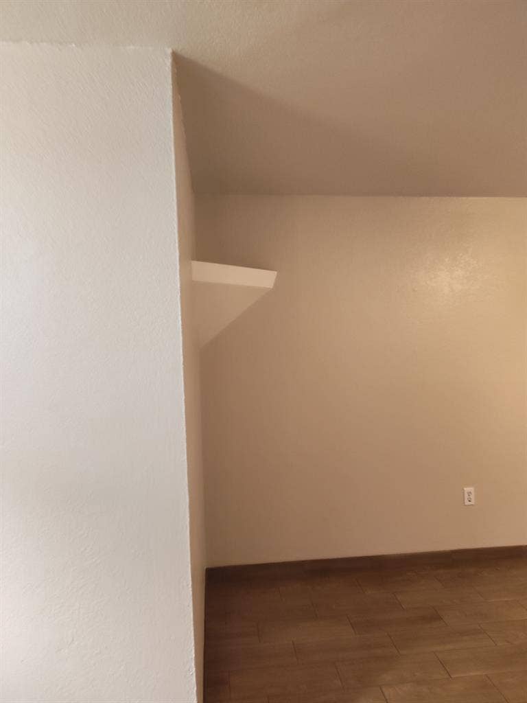 Urgent roommate wanted