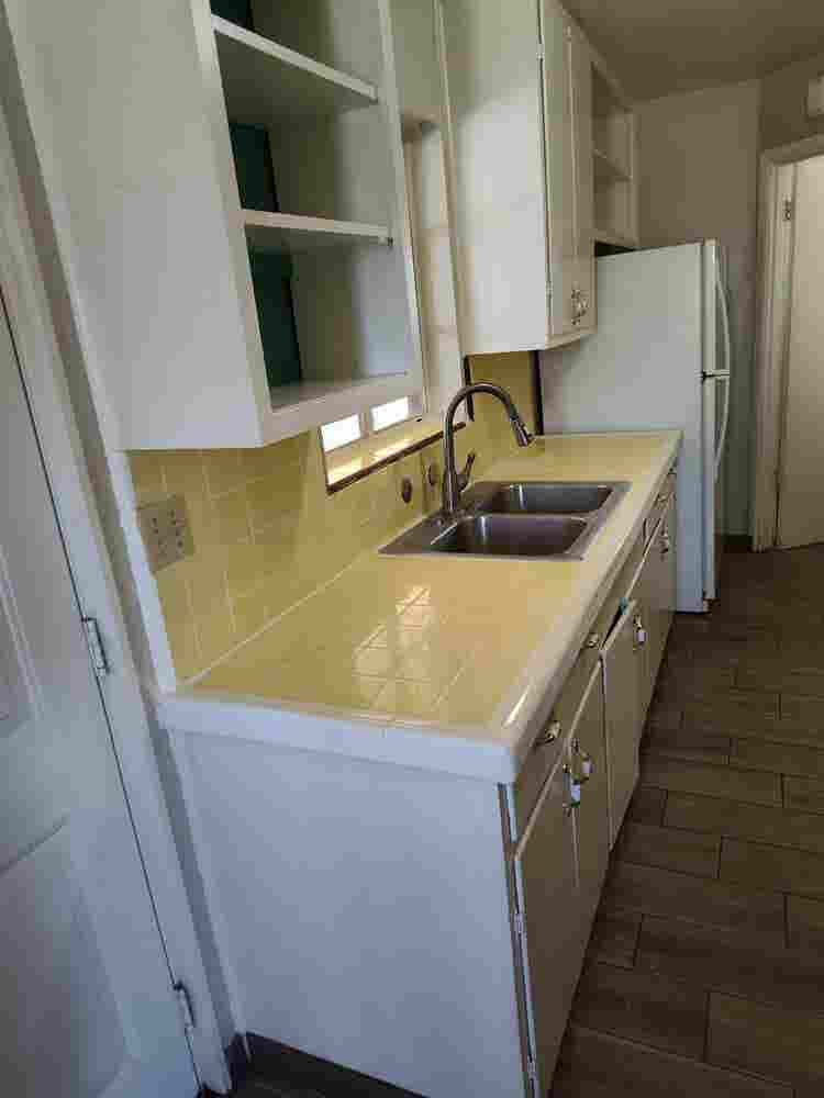 Urgent roommate wanted