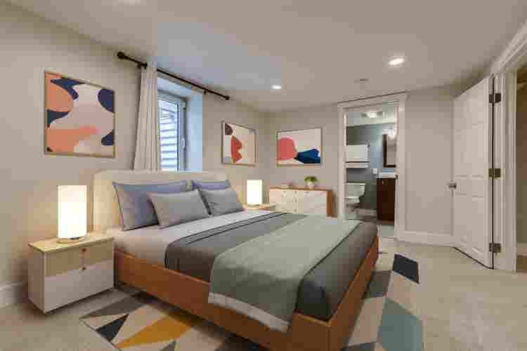 4 BR in Denver