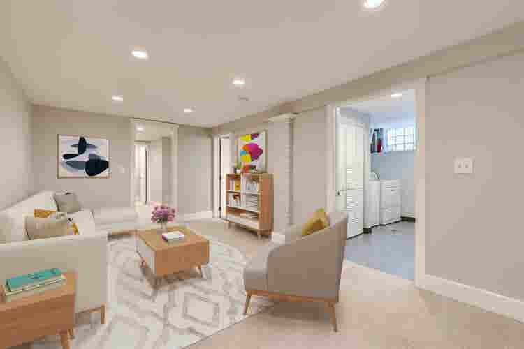 4 BR in Denver