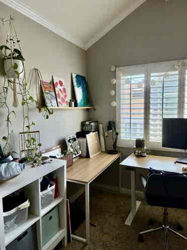 Private bed/bath in Ideal Location!