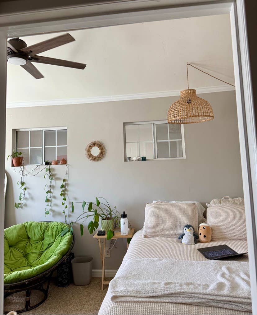 Private bed/bath in Ideal Location!