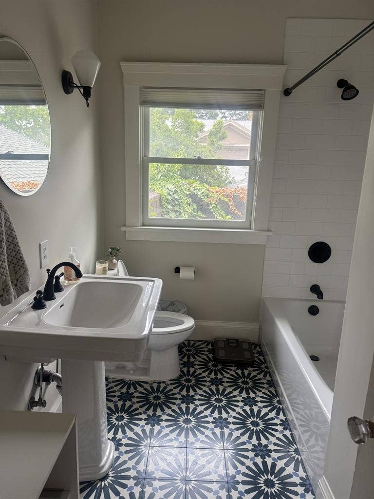 Roommate wanted