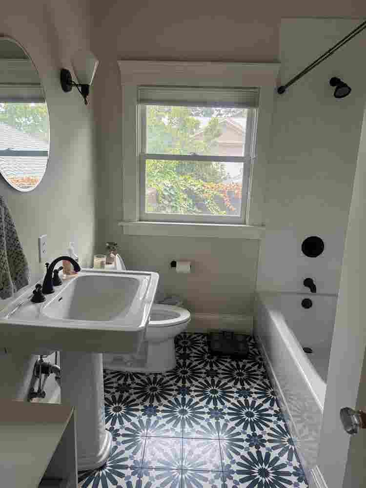 Roommate wanted