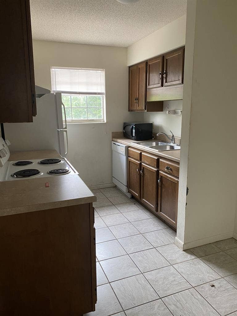 2 Bedroom / 1 Bath