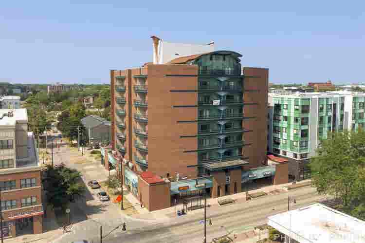 Need 2 people to take over lease!!
