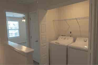 NEW Modern High Ceiling Townhouse!
