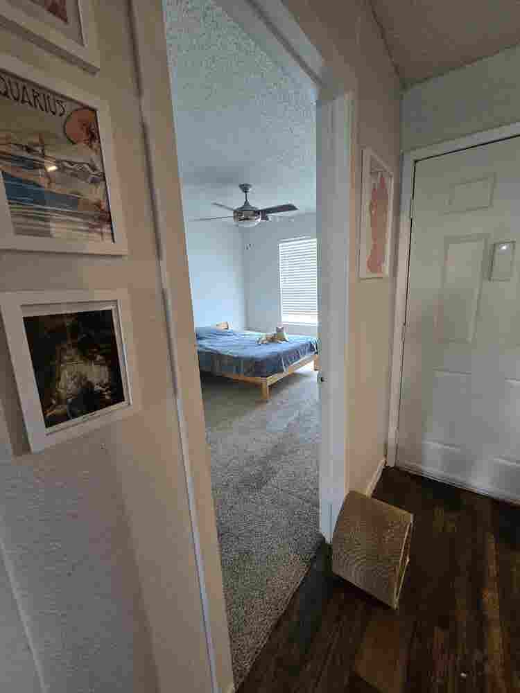 FEMALE priv ensuite