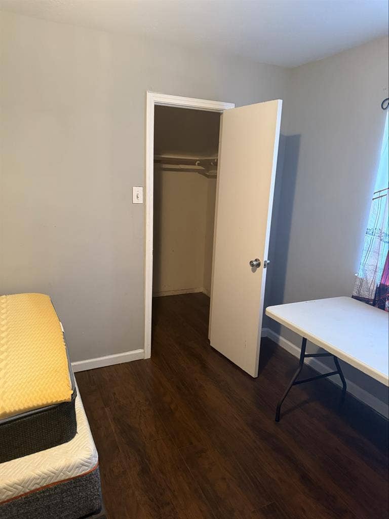 Medium sized Rooms in spring