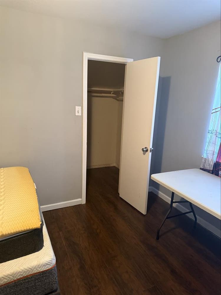 Medium sized Rooms in spring