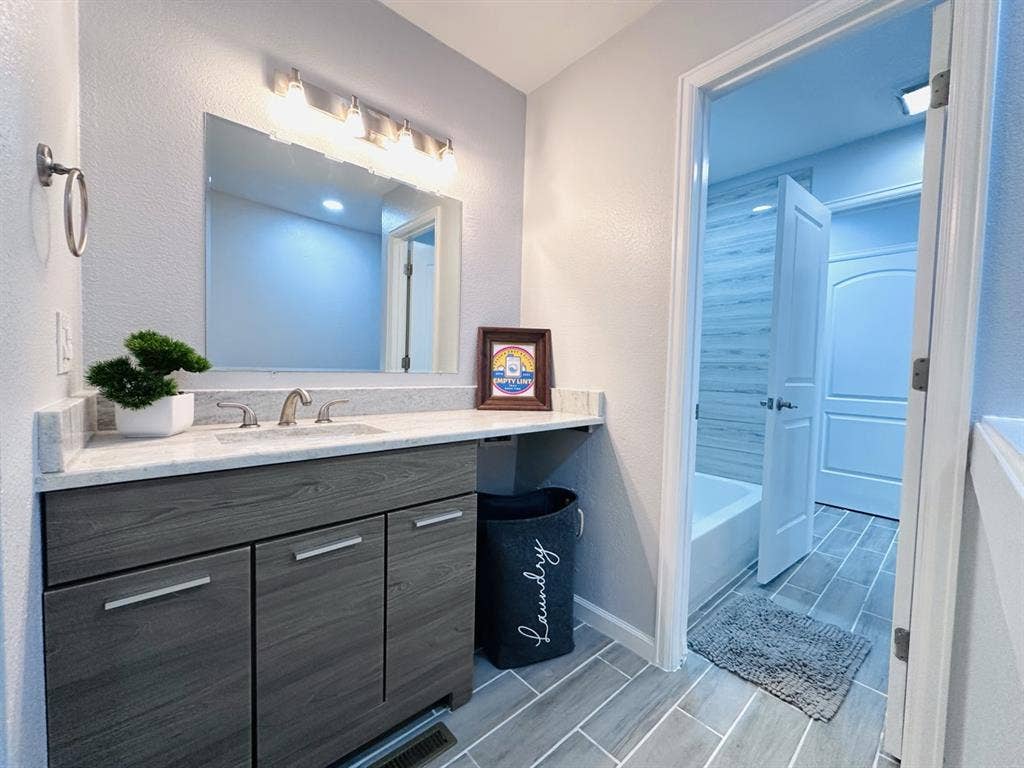 Modern BA – Move In Ready