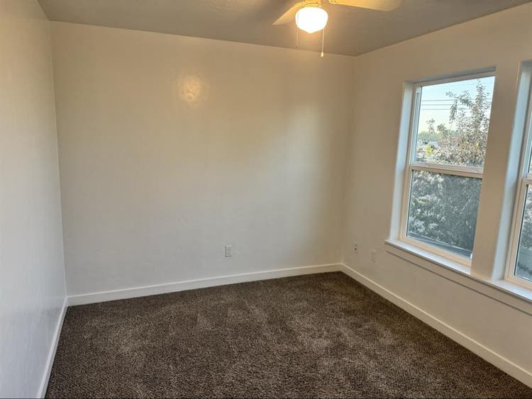 Room with private bathroomm