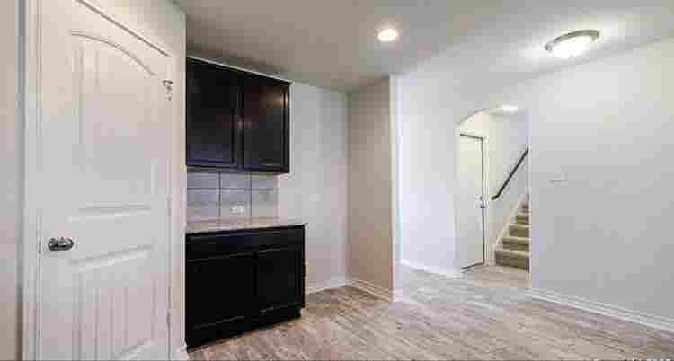Spacious Room in Valley Ranch!