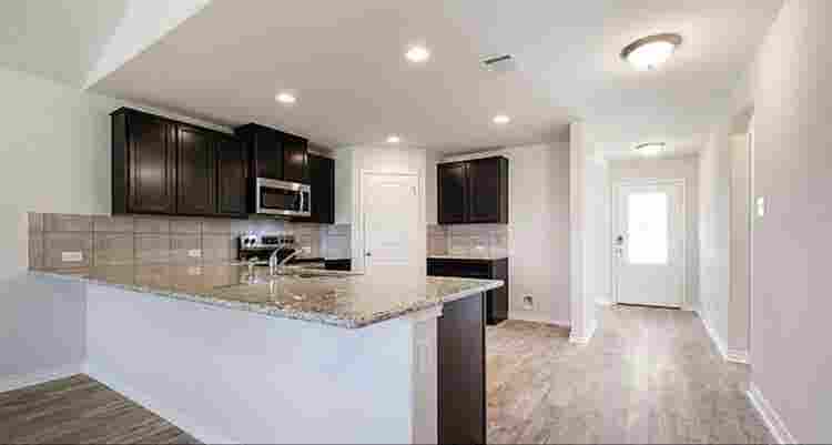 Spacious Room in Valley Ranch!