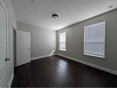 A large room , ready to move in now