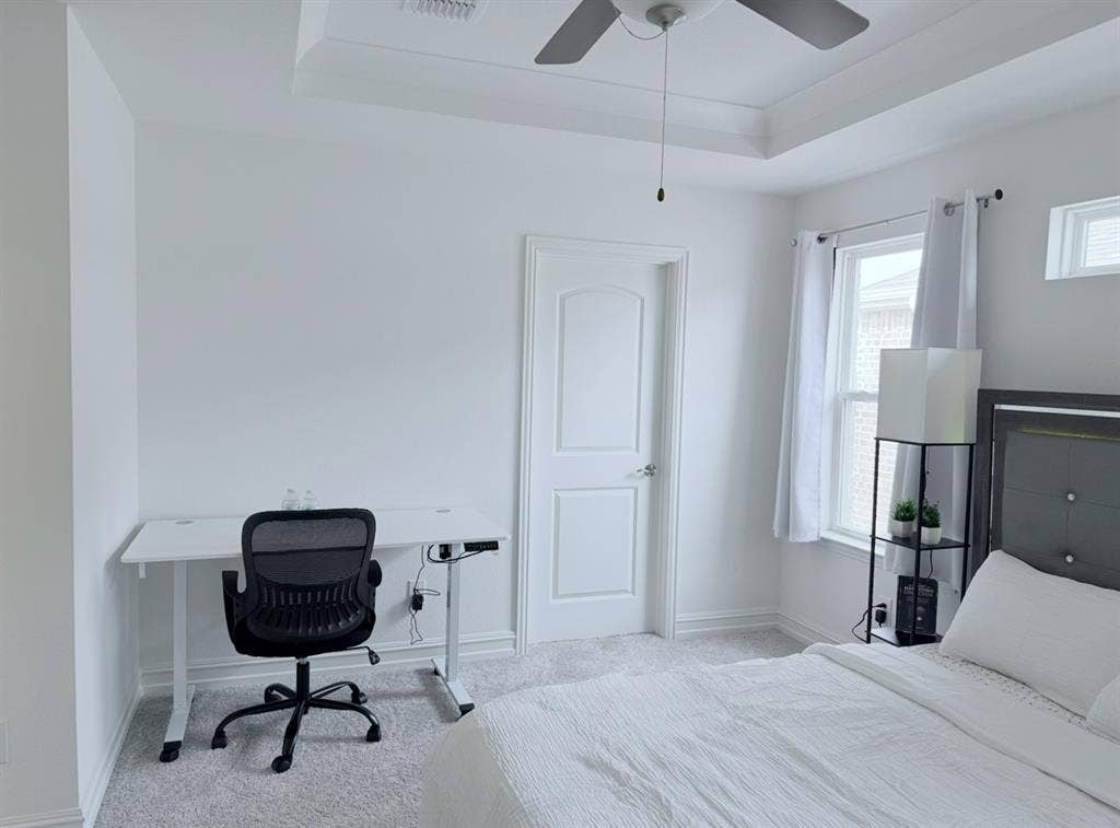 Furnished Master room in Little Elm