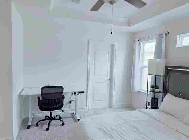Furnished Master room in Little Elm