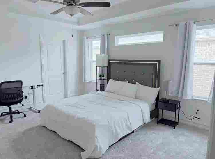 Furnished Master room in Little Elm