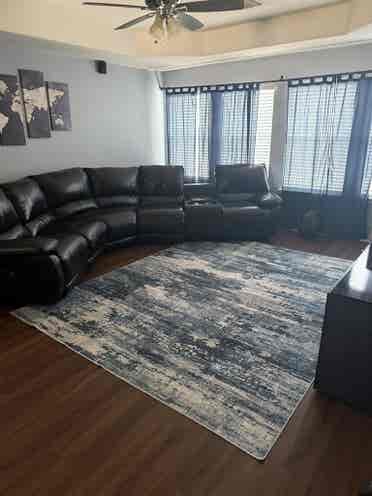 Large bedroom queen bed