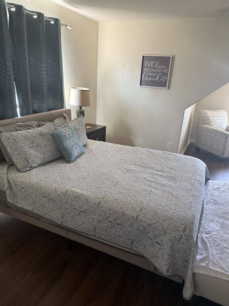 Large bedroom queen bed