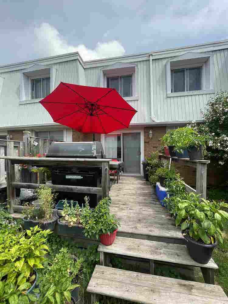 2 bedrooms townhouse