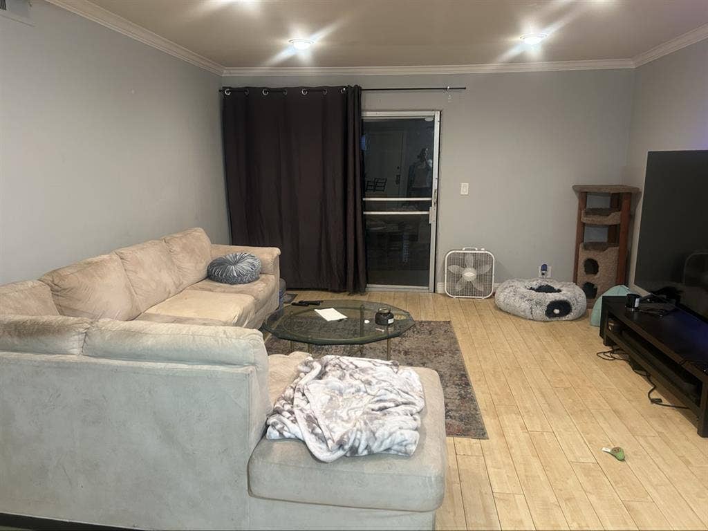 Master bedroom for rent