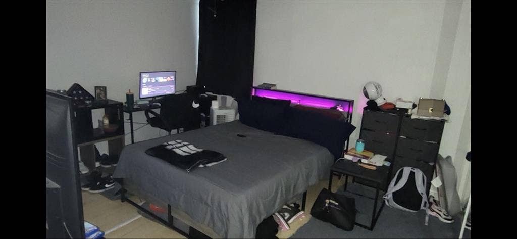 Master bedroom for rent
