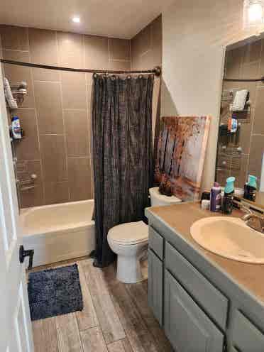 Single Bedroom In A Beautiful Condo