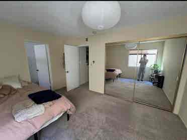 Spacious Private room & bath