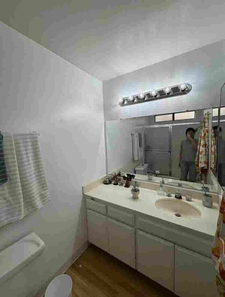 Spacious Private room & bath