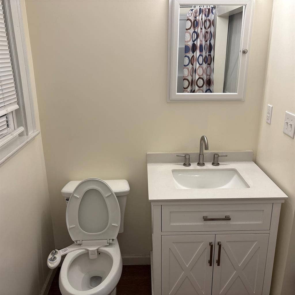 1 bedroom  with private bath