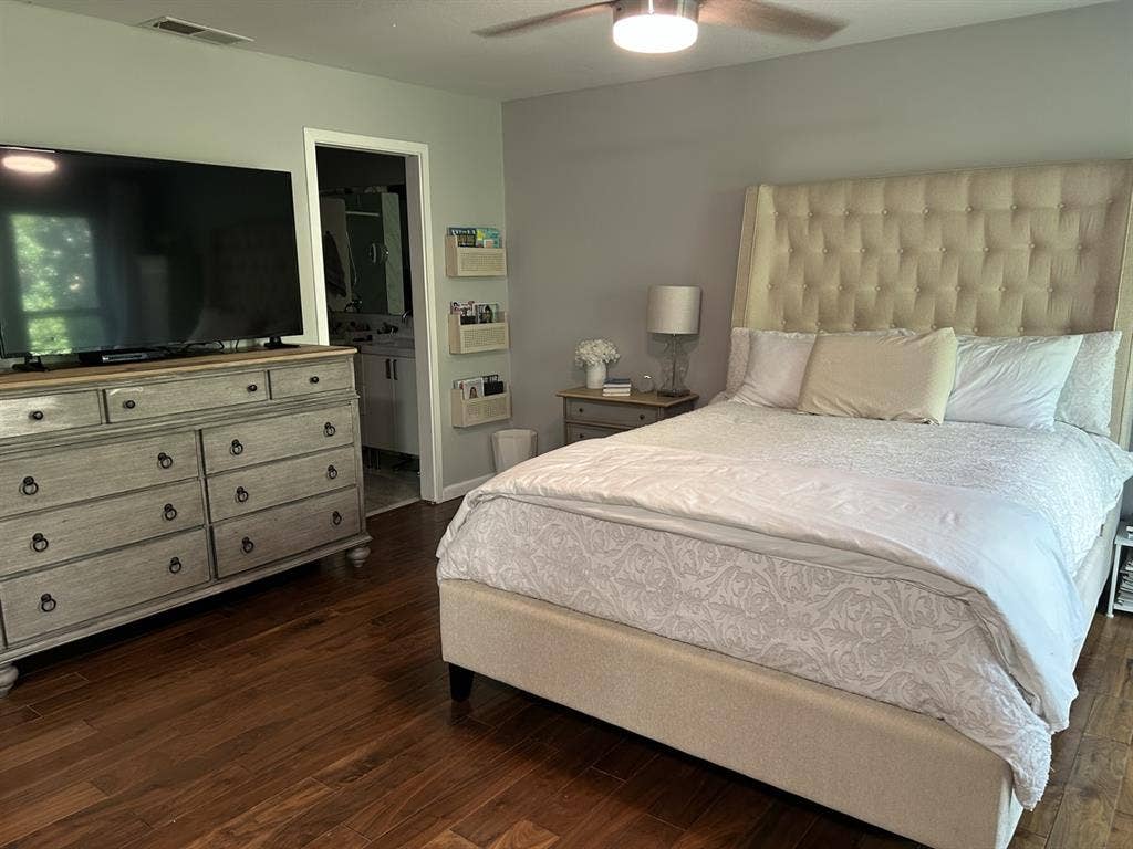 Whole house- huge master suite!