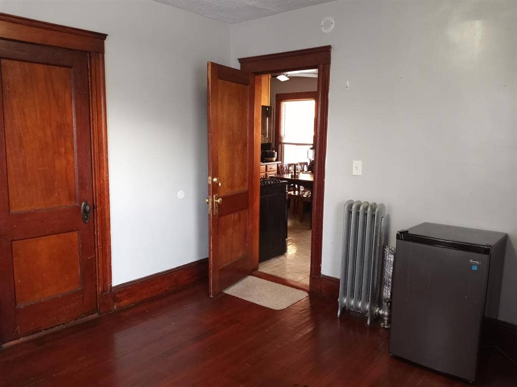 Room for rent September 1