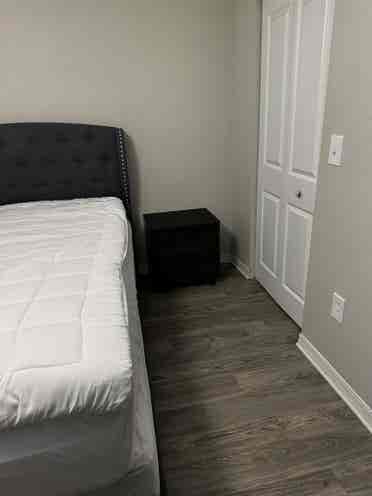 LOOKING FOR ROOMMATE!!