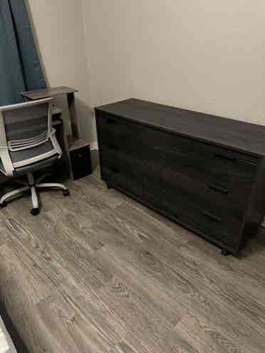 LOOKING FOR ROOMMATE!!