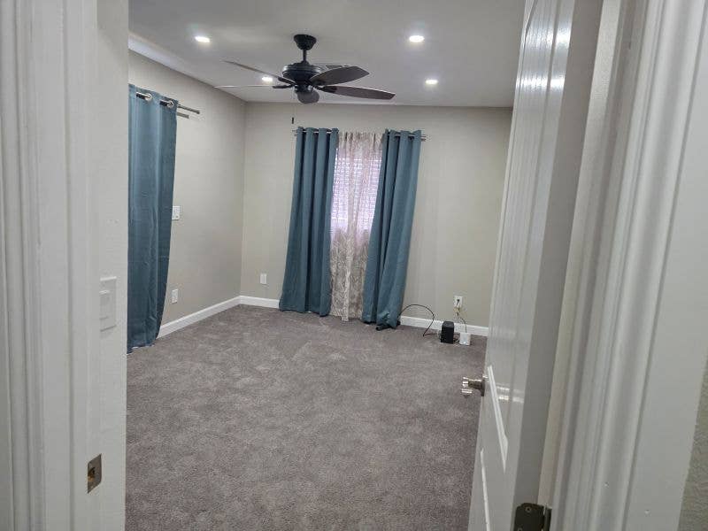 Looking for roommates