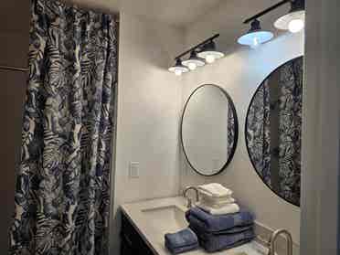 Looking for roommates