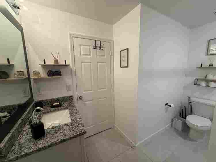 Looking for Female Roommate